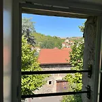 Casa de Férias Maison Au Pied Du Château + Parking Privé Champeix