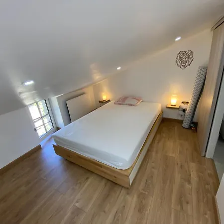 Maison Au Pied Du Château + Parking Privé Сasa de vacaciones *