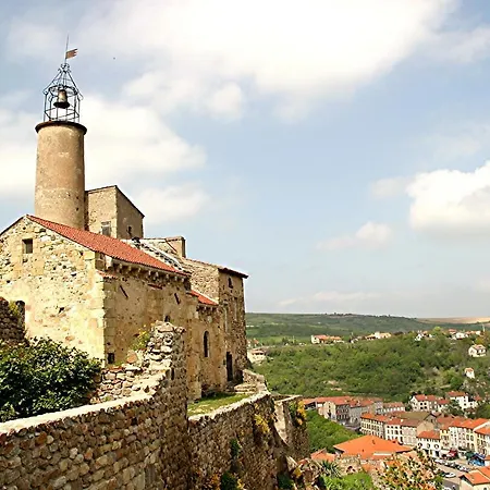 Maison Au Pied Du Château + Parking Privé * Champeix