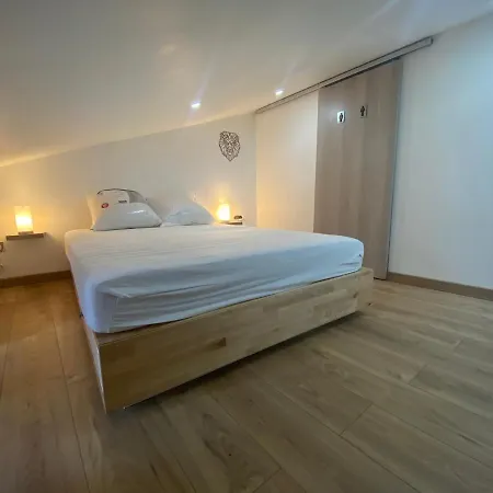 Maison Au Pied Du Château + Parking Privé