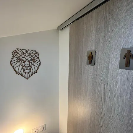 Maison Au Pied Du Chateau + Parking Prive Tatil Evi Champeix