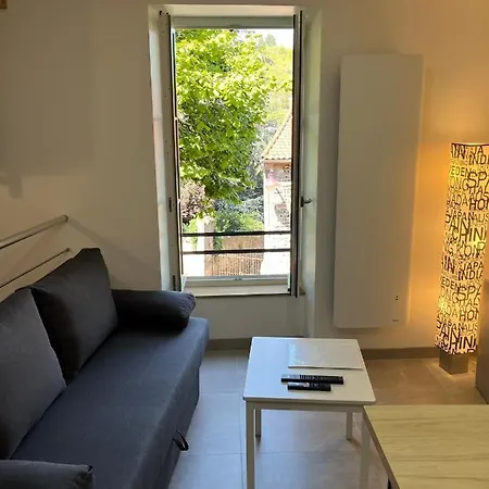 Maison Au Pied Du Chateau + Parking Prive Tatil Evi Champeix