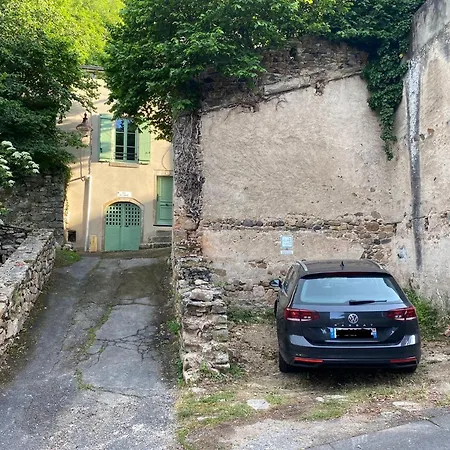 Maison Au Pied Du Château + Parking Privé * Champeix